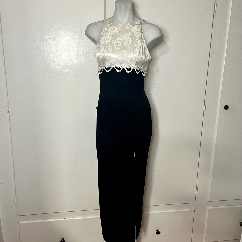 Vintage 90s Jessica McClintock White Black High Neck High Slit Sleeveless Dress